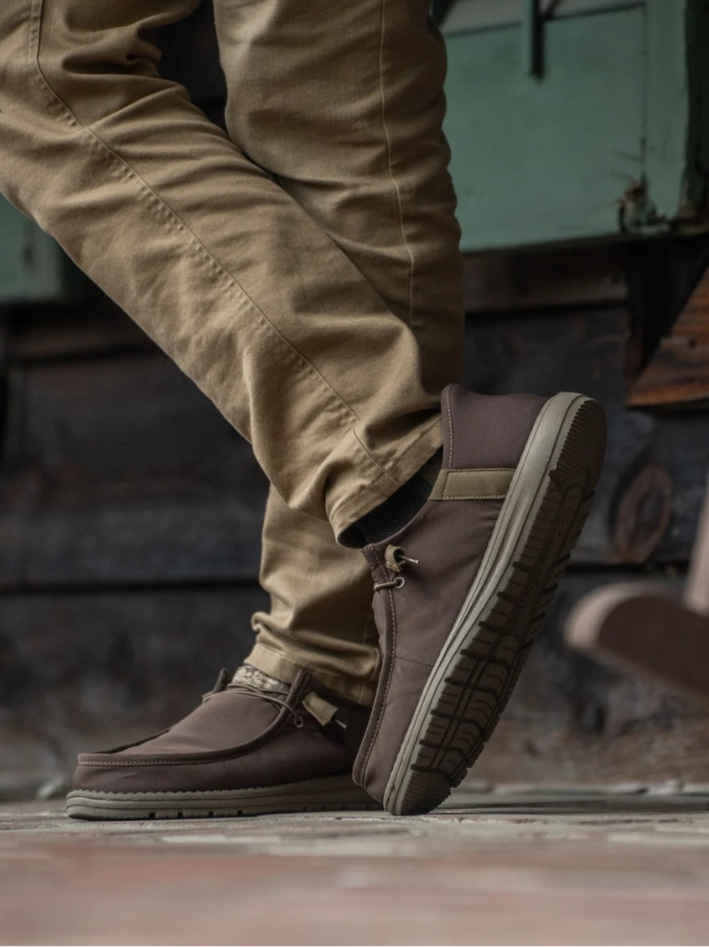 Men’s Dive Bomber Muck Brown Slip-On Bombers